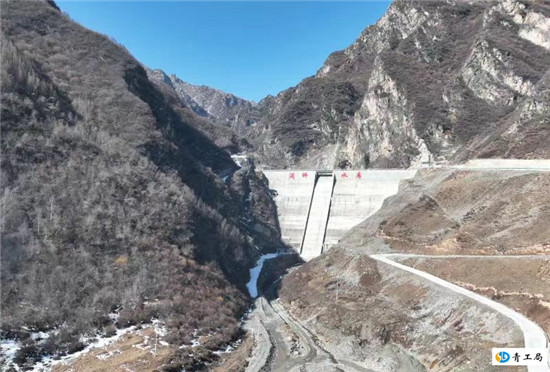 【水库蓄水】青海电视台播出《青海省首座堆石混凝土重力坝—民和县满坪水库下闸蓄水》节目