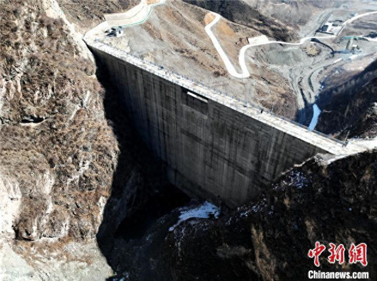 青海首座堆石混凝土重力坝正式下闸蓄水